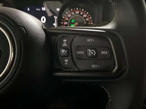 Used 2025 Jeep Wrangler Unlimited Rubicon AWD/4WD image 32