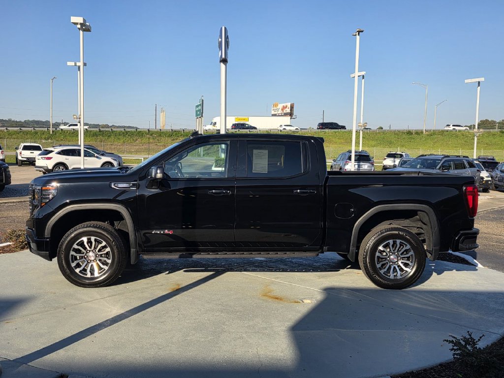 Used 2023 GMC Sierra 1500 AT4 w/ AT4 Preferred Package AWD/4WD image 6