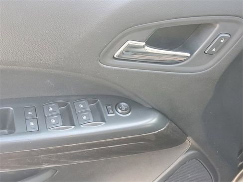 Certified 2019 GMC Canyon SLE w/ Driver Alert Package image 21