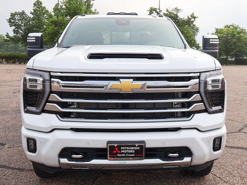 Used 2025 Chevrolet Silverado 3500 High Country w/ Technology Package AWD/4WD image 17