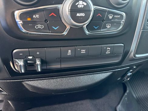 Used 2022 RAM 1500 Classic SLT w/ Electronics Group AWD/4WD image 21