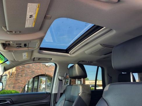 Used 2017 Chevrolet Tahoe LT w/ LT Signature Package AWD/4WD image 6