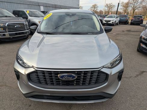 Used 2023 Ford Escape Active w/ Tech Pack #1 AWD/4WD image 2