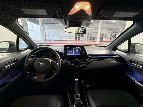 Used 2021 Toyota C-HR XLE image 22