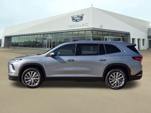 Used 2026 Buick Enclave Preferred FWD image 3