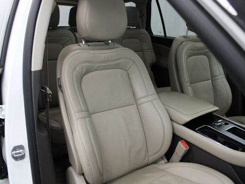 Used 2020 Lincoln Aviator Reserve w/ Equipment Group 201A image 40