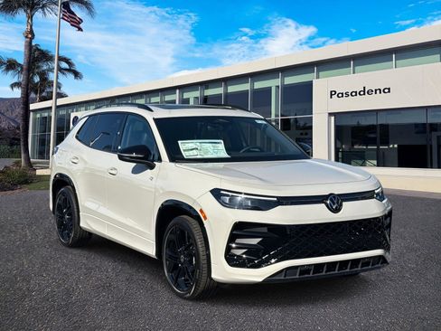 New 2026 Volkswagen Tiguan SE R-Line FWD image 1