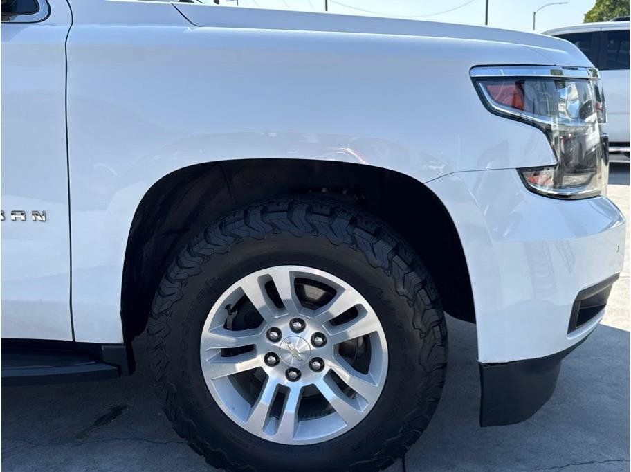 Used 2019 Chevrolet Suburban LT AWD/4WD image 47