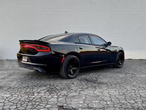 Used 2015 Dodge Charger R/T w/ Plus Group image 3