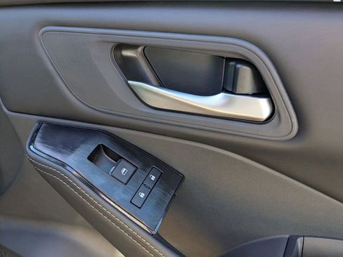 New 2026 Nissan Rogue SV w/ Cold Weather Package FWD image 32