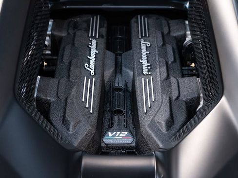 Used 2026 Lamborghini Revuelto AWD/4WD image 27