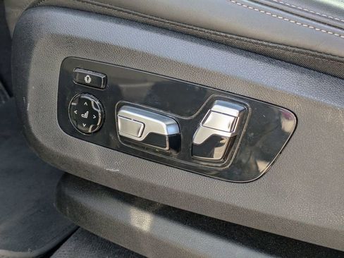 Used 2024 BMW X7 xDrive40i w/ Premium Package image 16