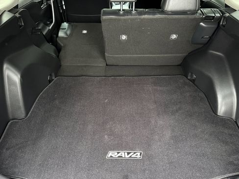 Used 2019 Toyota RAV4 XLE Premium image 15