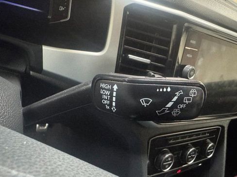 Used 2022 Volkswagen Atlas SEL Premium image 22