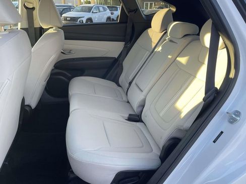 Used 2025 Hyundai Tucson SEL FWD image 3
