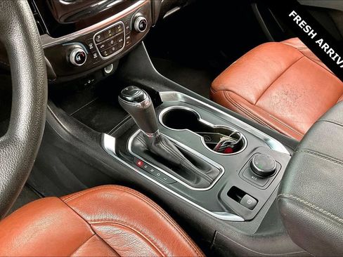 Used 2018 Chevrolet Traverse LS image 17