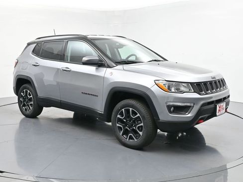 Used 2019 Jeep Compass Trailhawk AWD/4WD image 5