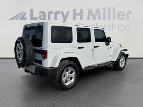Used 2015 Jeep Wrangler Unlimited Sahara w/ Max Tow Package AWD/4WD image 5