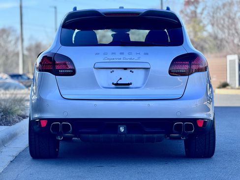 Used 2014 Porsche Cayenne Turbo S AWD/4WD image 18