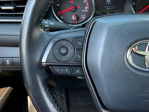 Used 2022 Toyota Camry XSE image 16