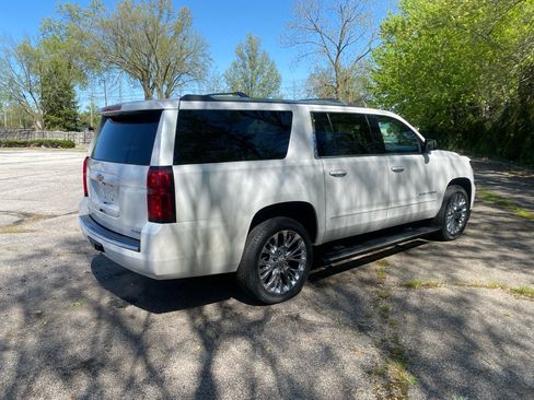 Used 2020 Chevrolet Suburban Premier AWD/4WD image 5