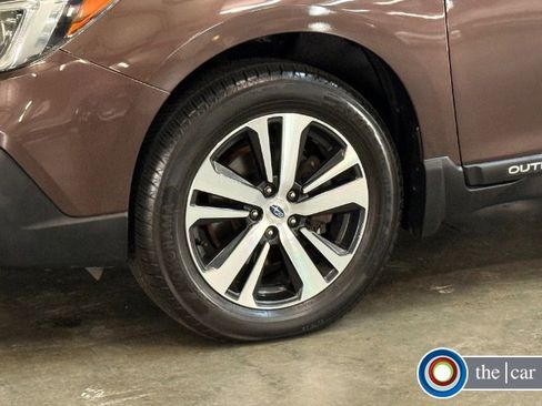 Used 2019 Subaru Outback 2.5i Limited w/ Popular Package #2 image 7