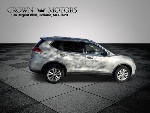 Used 2016 Nissan Rogue SV AWD/4WD image 8