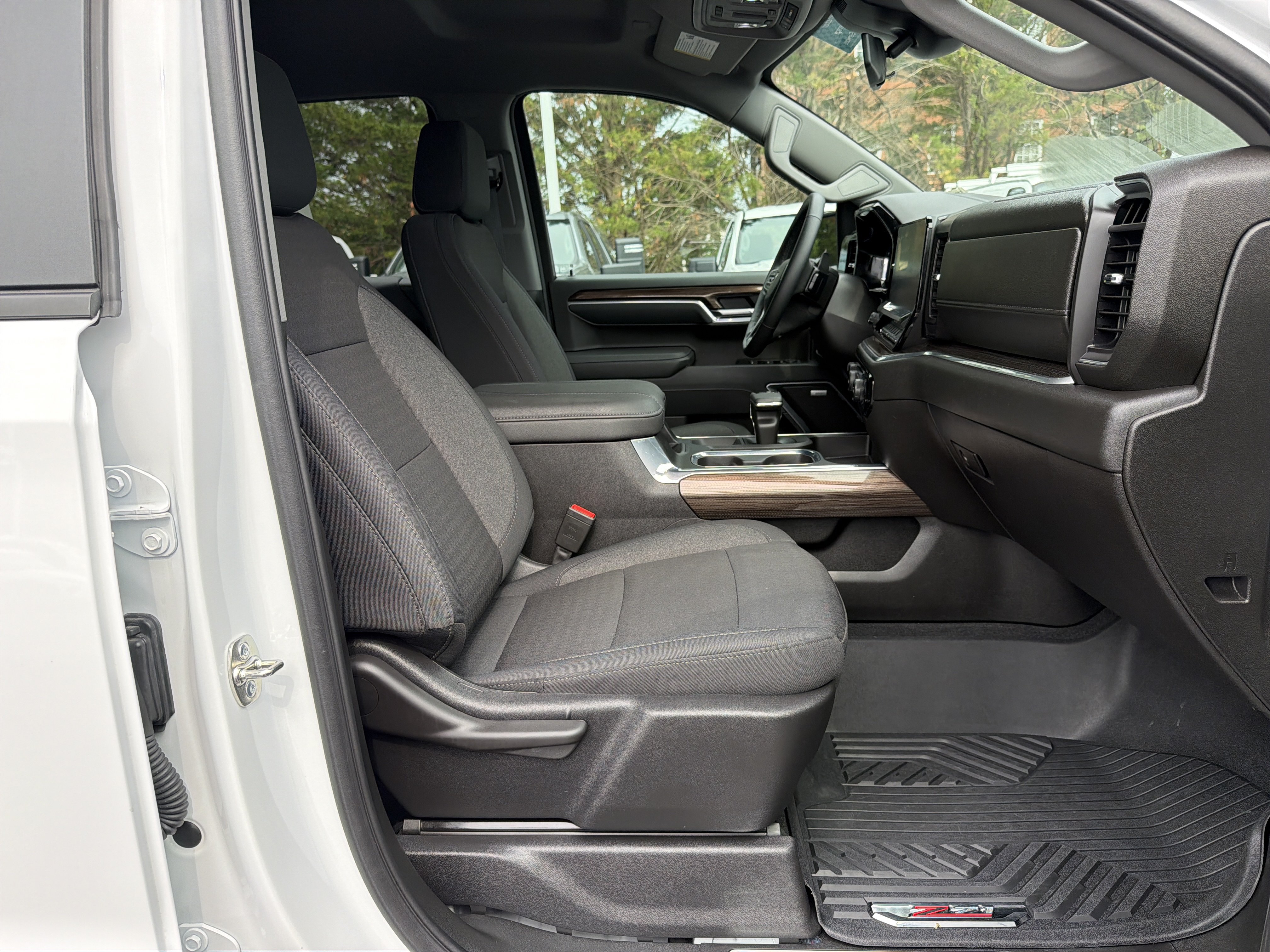 Used 2025 Chevrolet Silverado 1500 RST AWD/4WD image 34