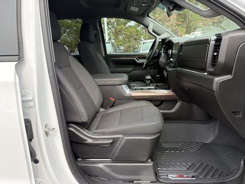 Used 2025 Chevrolet Silverado 1500 RST AWD/4WD image 34