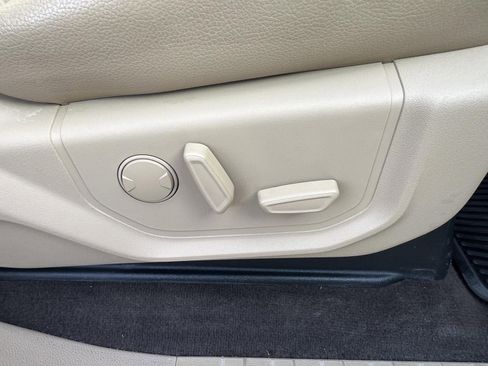 Used 2019 Ford F150 Lariat image 34