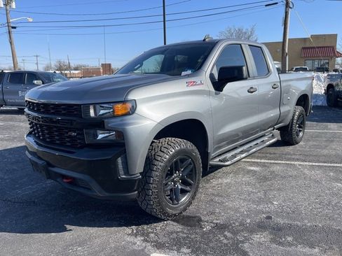 Used 2019 Chevrolet Silverado 1500 Custom Trail Boss w/ Custom Convenience Package image 3