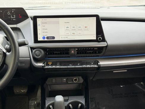 Used 2025 Toyota Prius XLE image 16