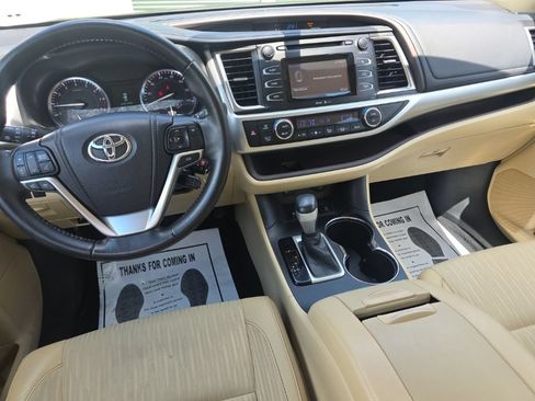 Used 2015 Toyota Highlander Plus AWD/4WD image 21