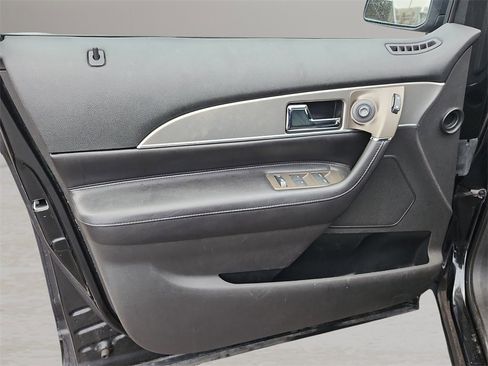 Used 2013 Lincoln MKX AWD image 24