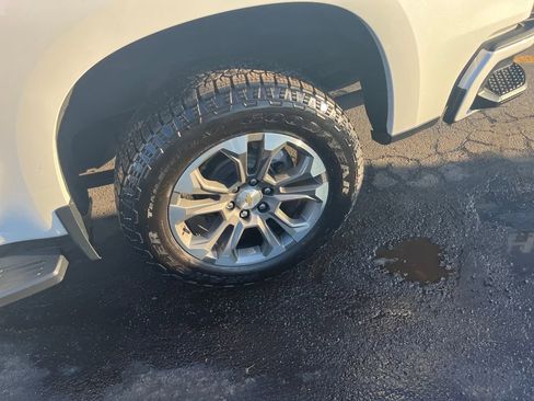 Used 2024 Chevrolet Silverado 1500 High Country w/ Technology Package image 33