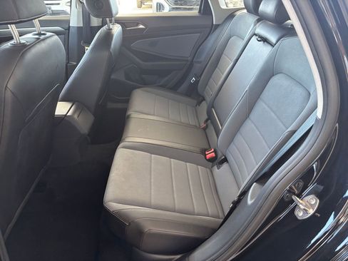 Used 2025 Volkswagen Jetta SE image 30