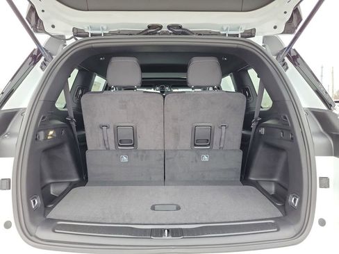 New 2025 Jeep Grand Cherokee L Laredo image 10