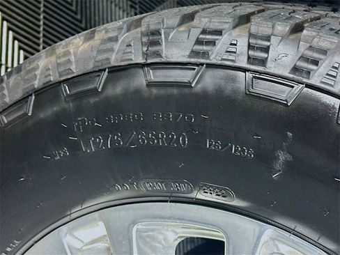 Used 2023 Chevrolet Silverado 2500 High Country w/ Z71 Off-Road Package image 31