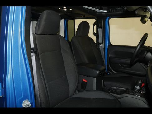Used 2022 Jeep Wrangler Unlimited Sport AWD/4WD image 25
