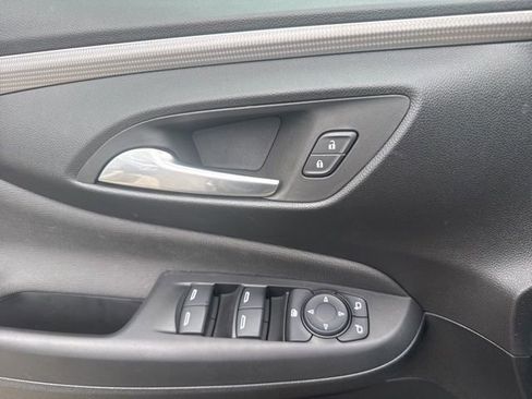 New 2025 Buick Envista Avenir image 15