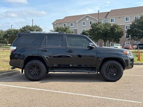 Used 2021 Toyota 4Runner SR5 Premium image 4
