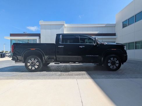 Used 2025 GMC Sierra 2500 Denali w/ Denali Reserve Package AWD/4WD image 4