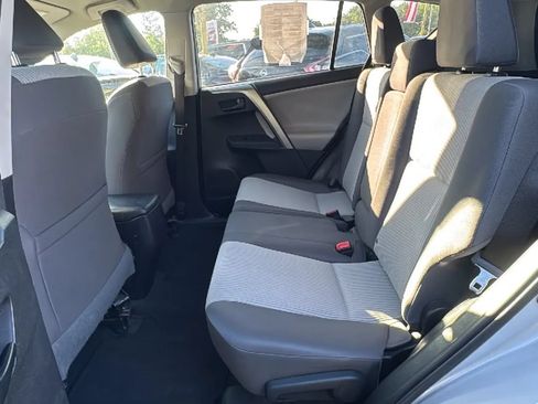 Used 2015 Toyota RAV4 LE AWD/4WD image 14