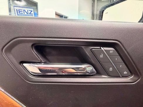 Used 2025 GMC Canyon Denali AWD/4WD image 23