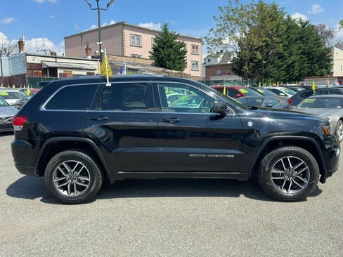 Used 2020 Jeep Grand Cherokee Laredo w/ Quick Order Package 2BN North AWD/4WD image 8