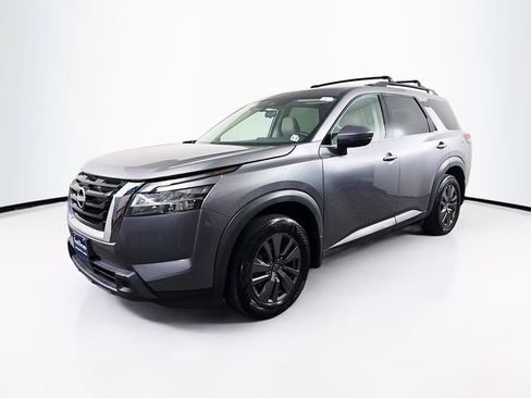 Certified 2022 Nissan Pathfinder SV AWD/4WD image 3