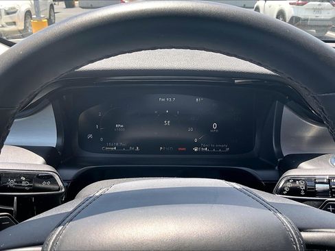 Used 2023 Lincoln Aviator 2WD image 13