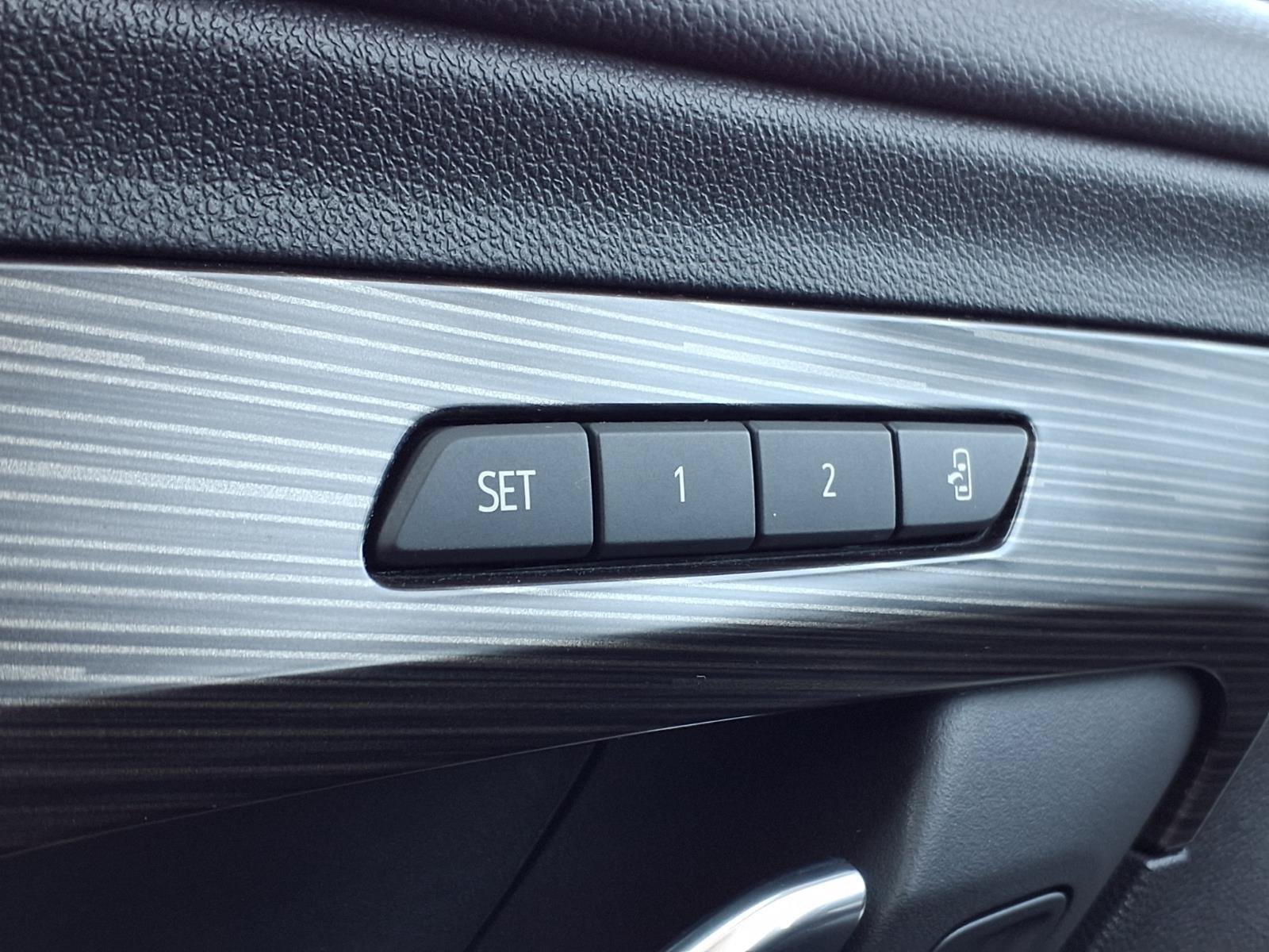 Used 2024 GMC Terrain SLT FWD image 22
