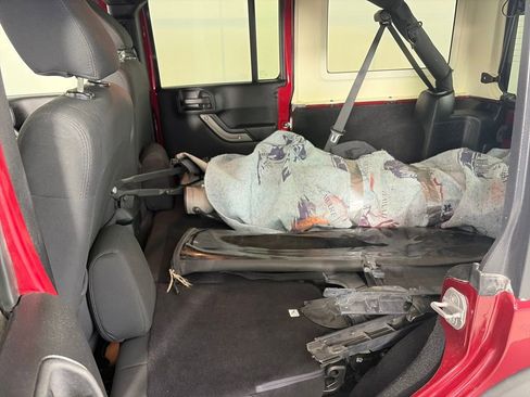 Used 2011 Jeep Wrangler Unlimited Sport image 13