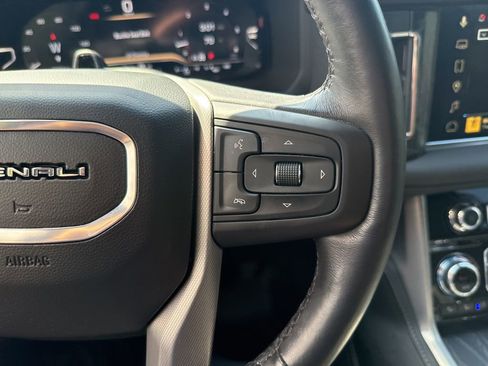 Used 2023 GMC Yukon XL Denali w/ Advanced Technology Package AWD/4WD image 20